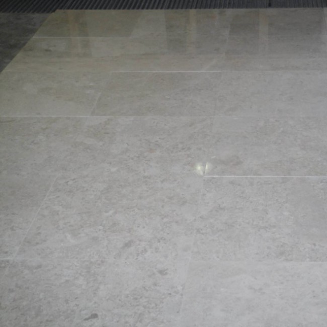 Delicant cream marble floor tiles